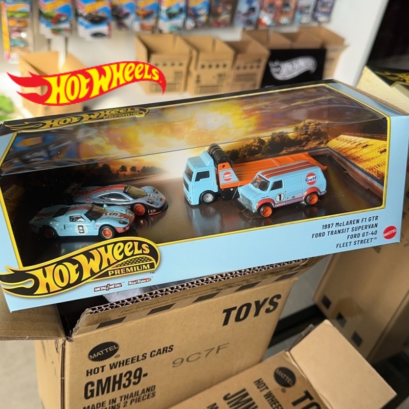 New Hot Wheels Le Mans Garage  - Vintage Collectible Hot Wheels review and price