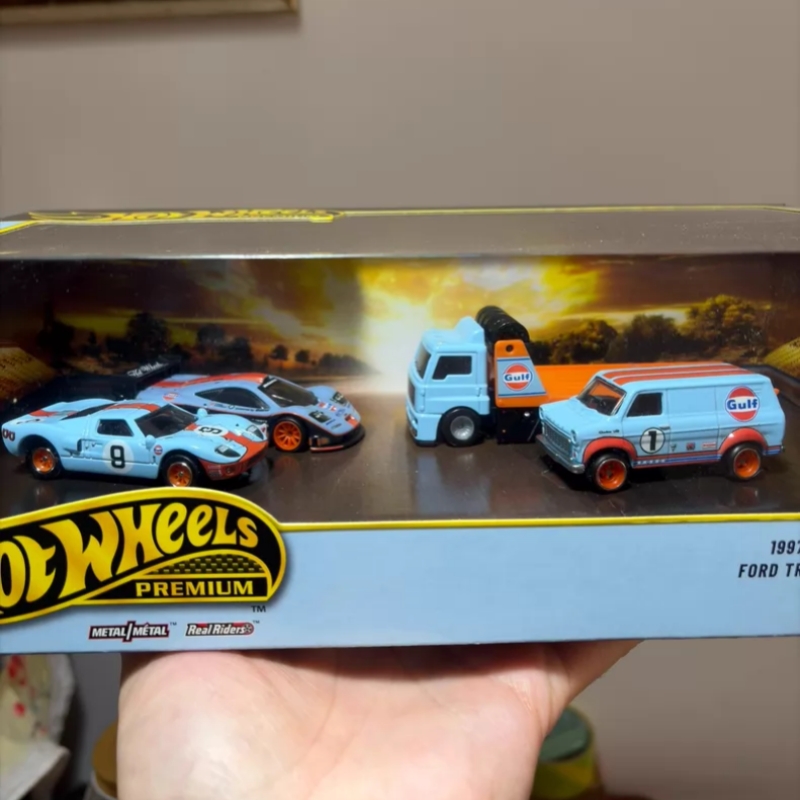 Hot Wheels 1:64 Le Mans Garage - Vintage Collectible Hot Wheels review and price